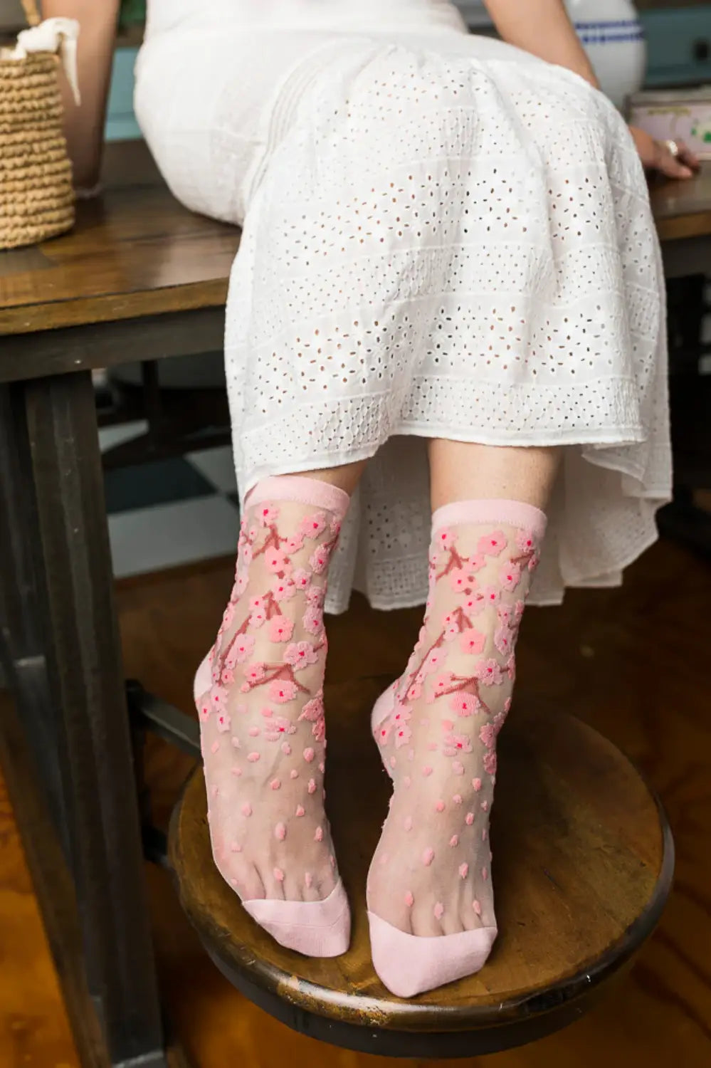 CHERRY BLOSSOM SHEER CREW SOCKS