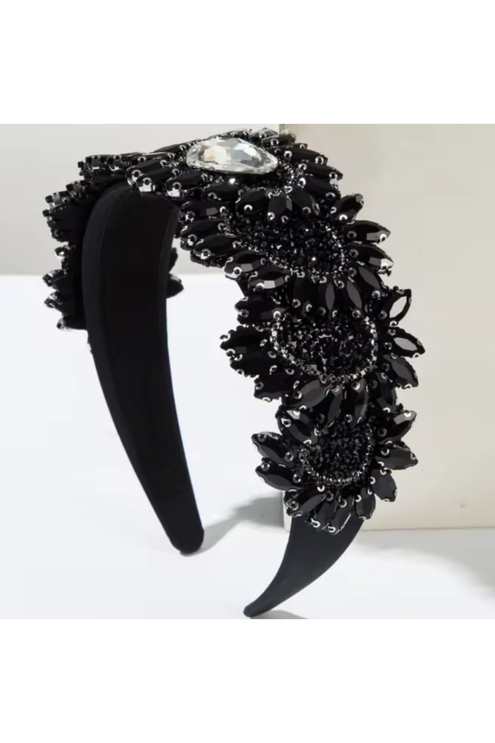 QUEEN OF HEARTS HEADBAND BLACK